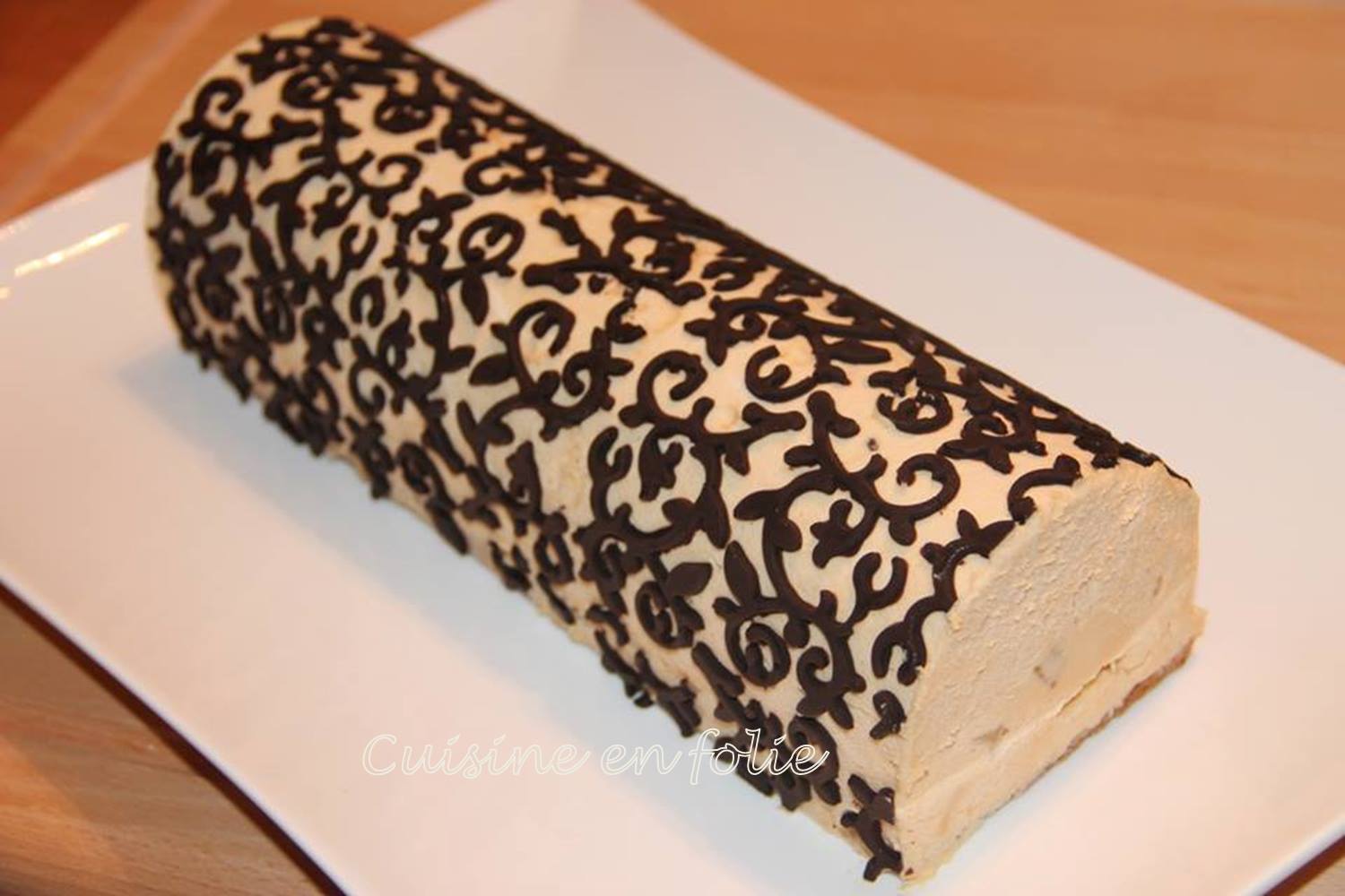 Bûche pommes, caramel au beurre salé, crème brûlée vanille, et