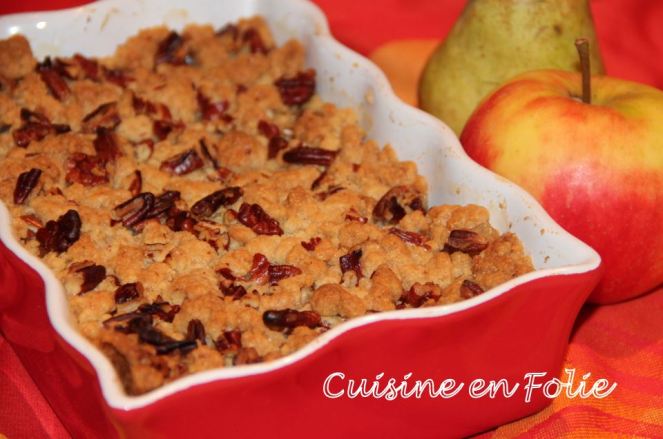 Crumble pommes-poires et noix de pécan